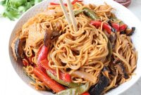 Speedy Chicken Lo Mein Stir-Fry