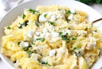 Stuffed Spinach Artichoke Spaghetti Squash
