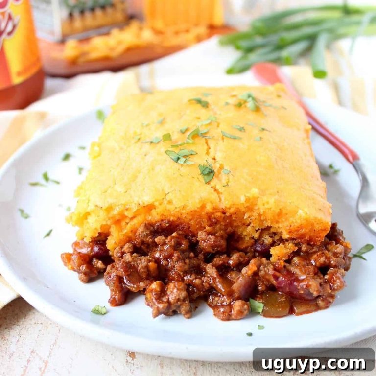 Ultimate Buffalo Cheddar Cornbread Chili Bake 1 featured 27006