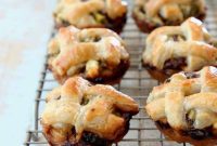 Flaky Spinach Feta Delights