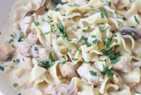 Creamy Instant Pot Chicken Stroganoff