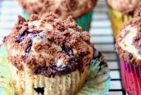 Velvety Blueberry Cream Cheese Muffins with Crunchy Chocolate Crumble