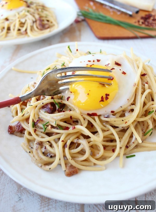 One Pot Pasta Carbonara with egg yolk